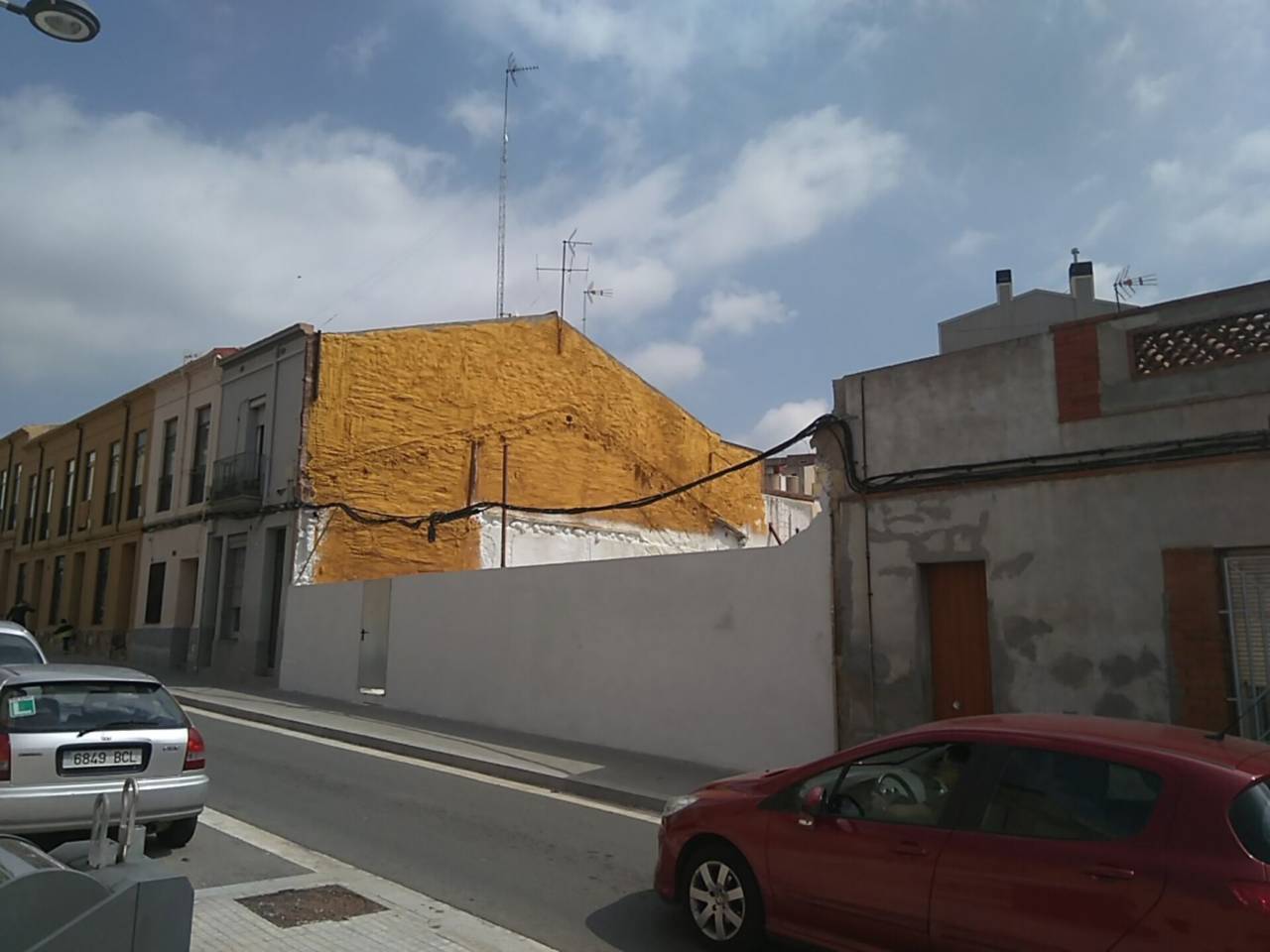 Solar para edificación de viviendas plurifamiliares en La Cogullada, Terrassa