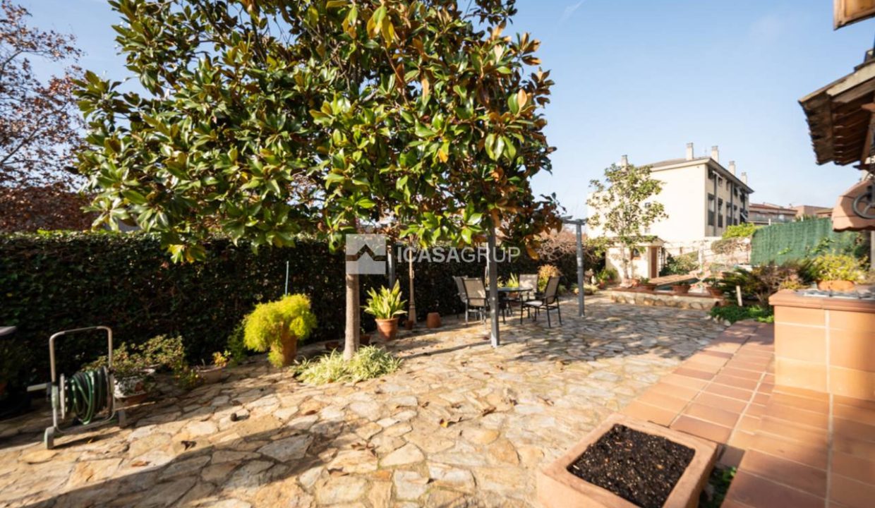 1168_60931843759_d8021c00-95a6-4a84-9964-5c79c2247ff5