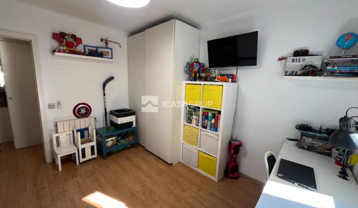 1168_62569641698_e31b377a-1606-42c7-9f9e-c026d265a223