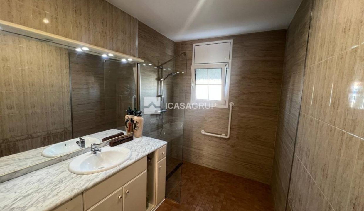 1168_62573344918_160b3dfa-9bd6-41b7-8689-8a3e372c4bf1