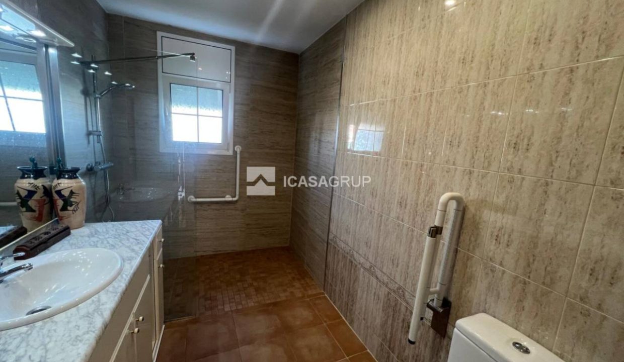 1168_62573344918_f1907094-59dd-4f92-89e0-da579956a4b6